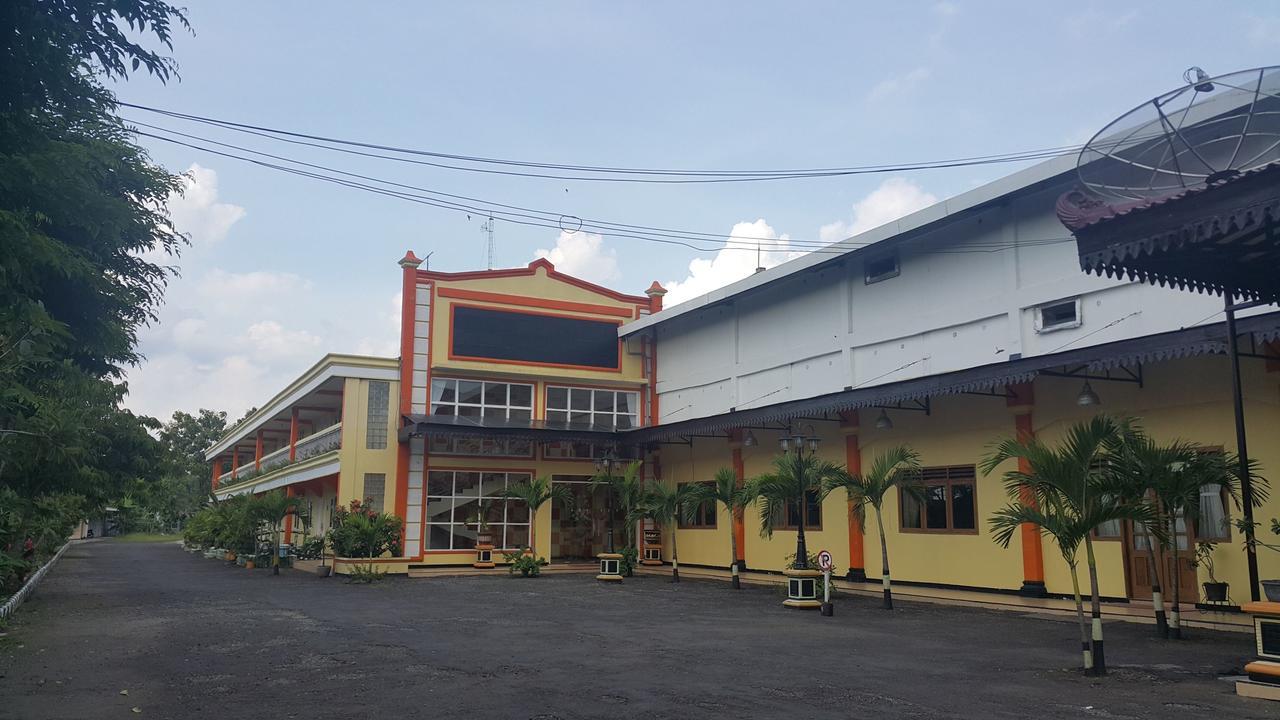 Sinar Bintang Hotel Cepu Eksteriør bilde